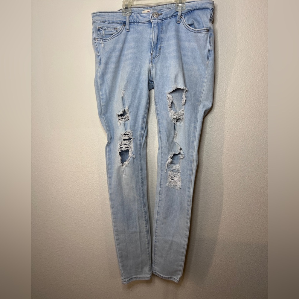 Levi’s Light Blue Distressed Women Jeans
